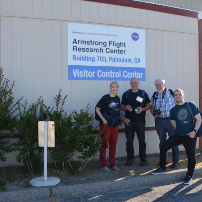 Vor dem Visitor Control Center des AFRC in Palmdale
